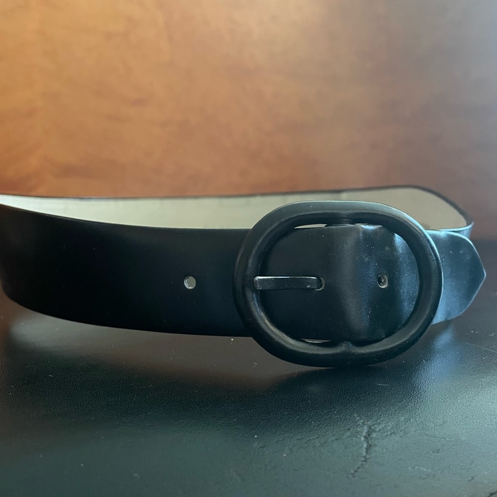 Black Leather Patent Belt with Oval Buckle